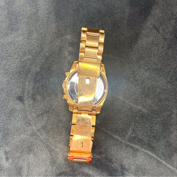 Michael Kors Rose Gold Watch - Picture 3 of 6